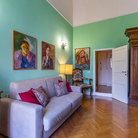 A Piazza Cavour By Wonderful Italy * Nápoles